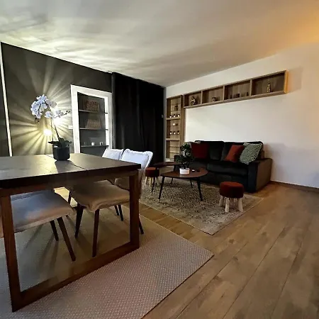 Apartament Au Coeur De : A Deux Pas De La Cathedrale *